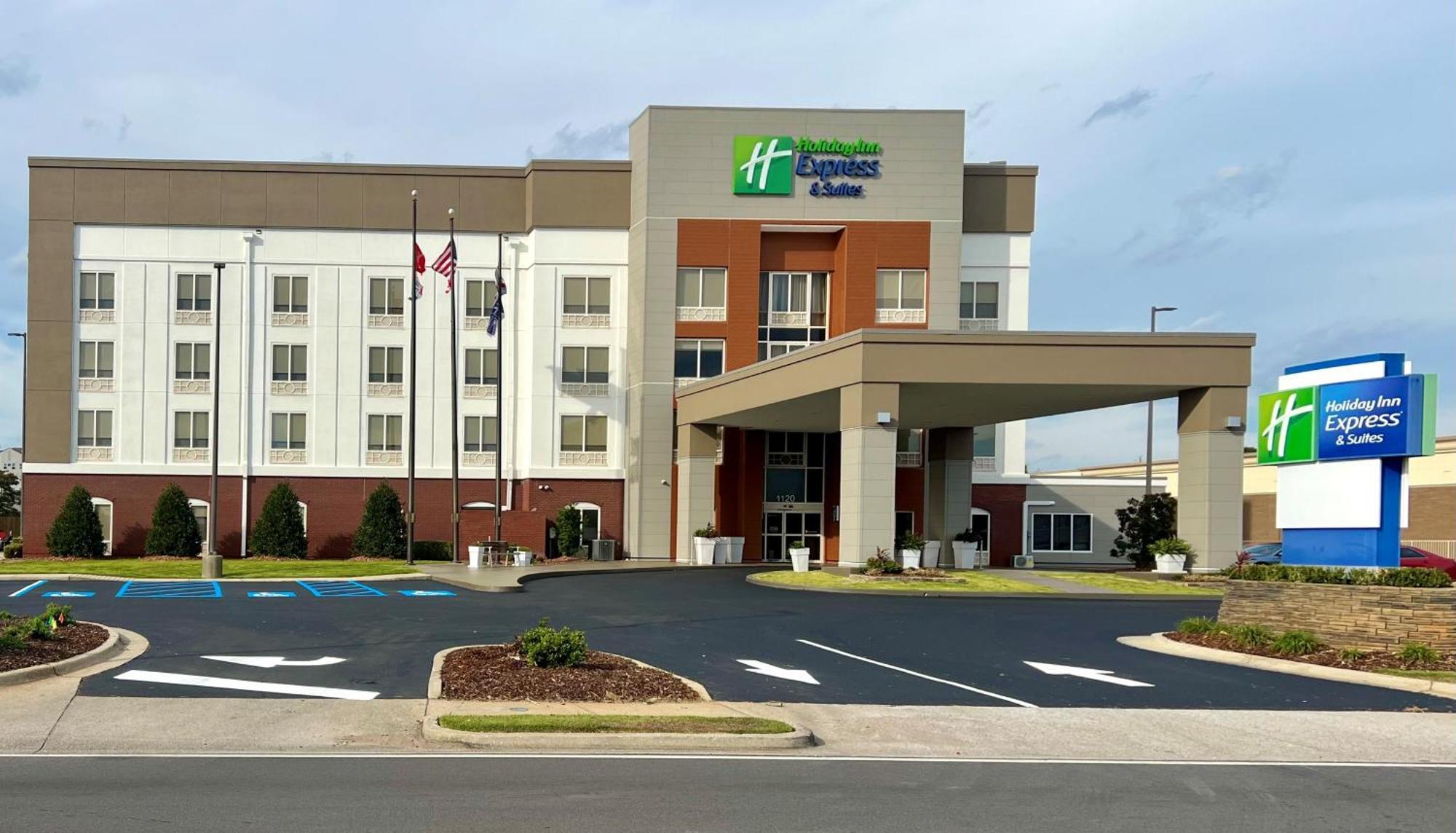 Holiday Inn Express & Suites - Tuscaloosa-University By Ihg Екстериор снимка