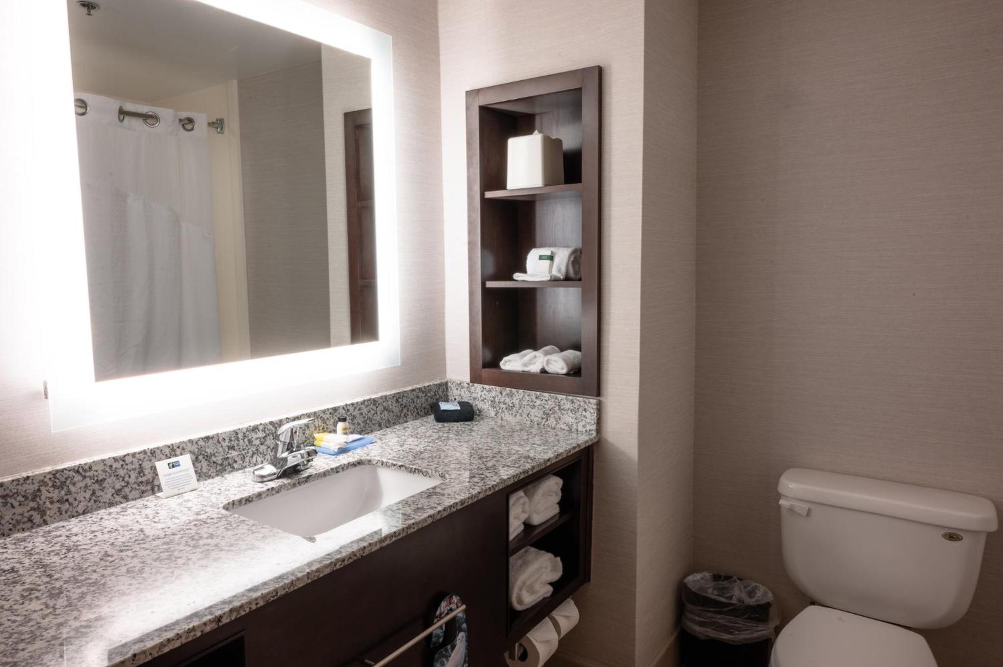 Holiday Inn Express & Suites - Tuscaloosa-University By Ihg Екстериор снимка